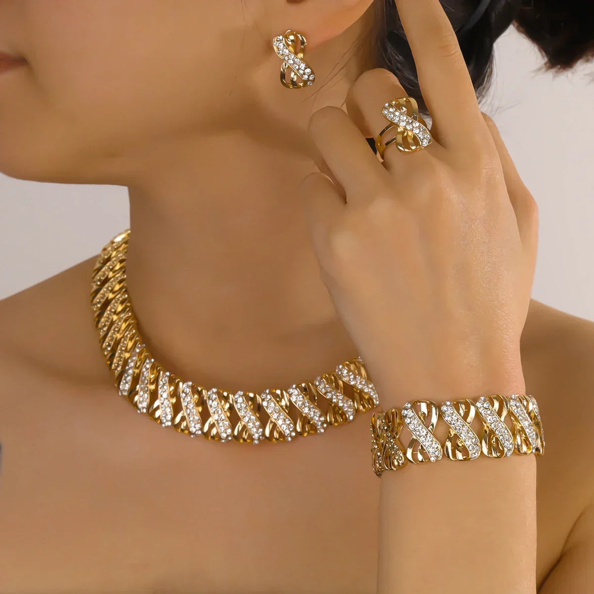 Amara™ | Gold Bridal Jewelry Set